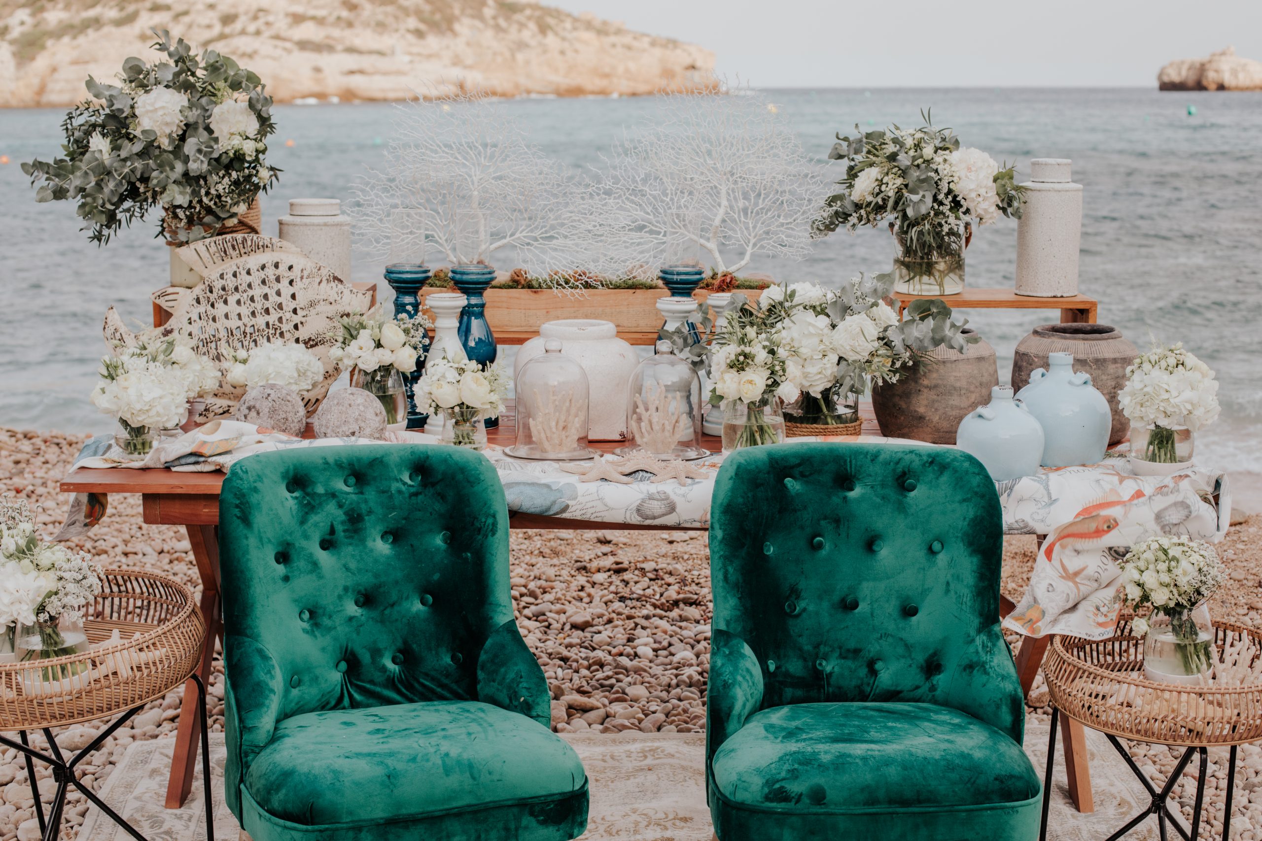 Your wedding by the shores of the mediterranean sea at Cala Clemence